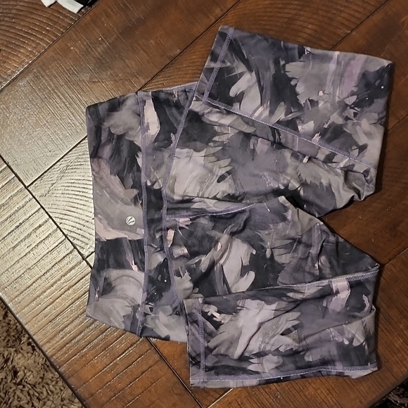 🌺Marika Women's Capri Leggings - Picture 4 of 8